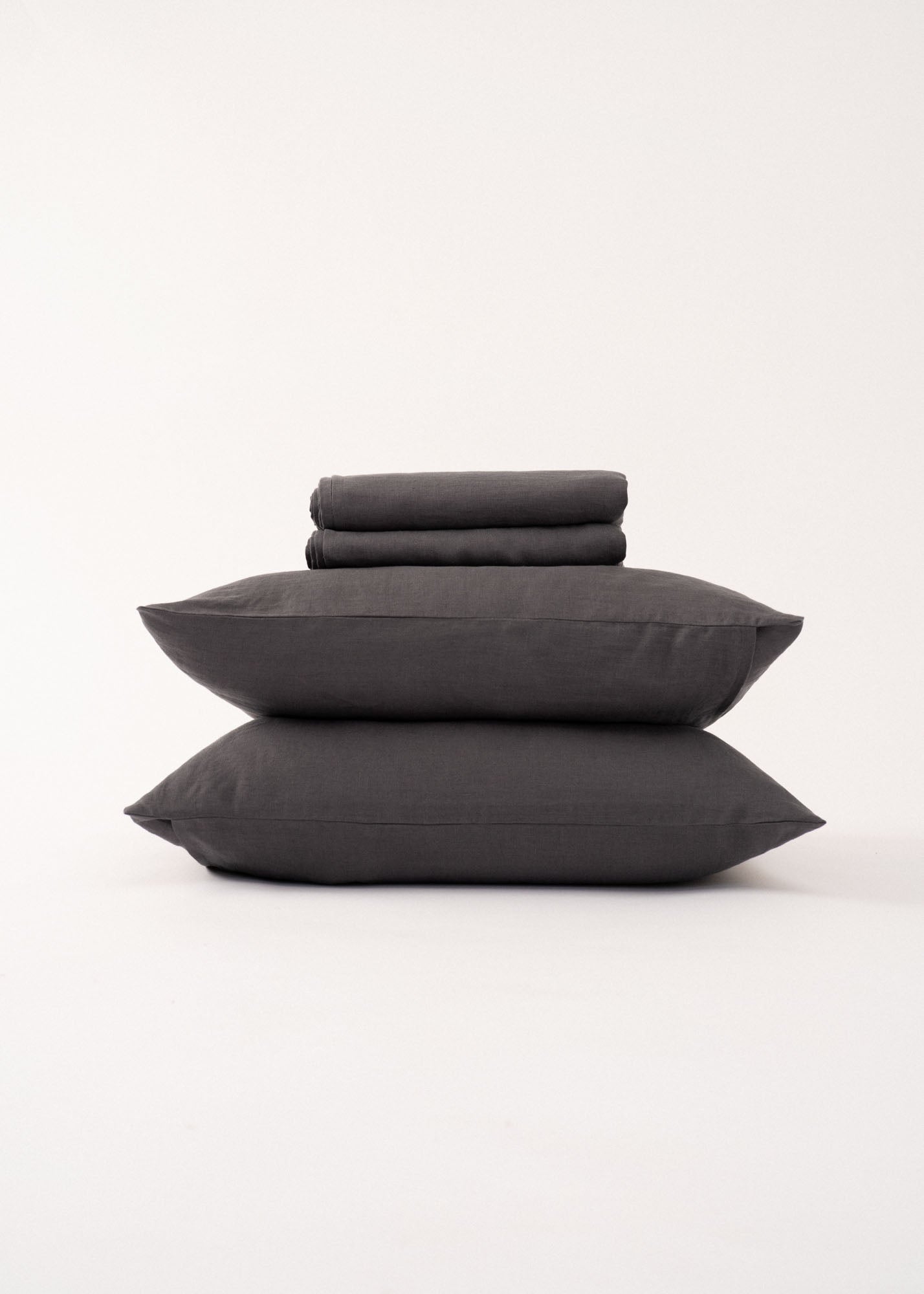 AmourLinen Linen sheets set Linen sheets set in Charcoal Linen sheets set in Charcoal